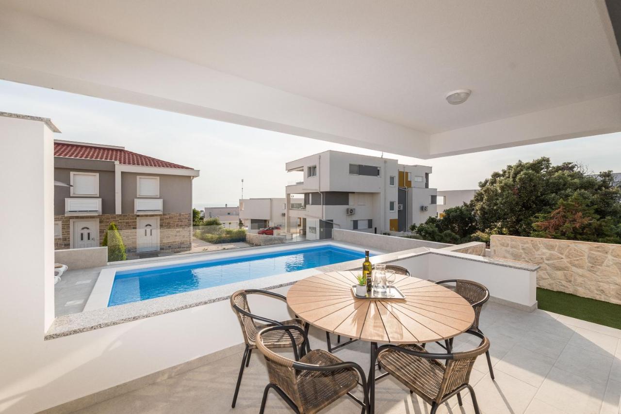 Sara Luxury Apartment With A Pool Novalja Zewnętrze zdjęcie