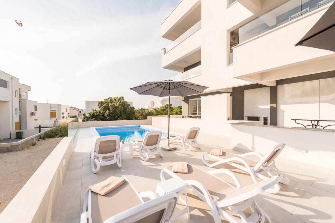 Sara Luxury Apartment With A Pool Novalja Zewnętrze zdjęcie