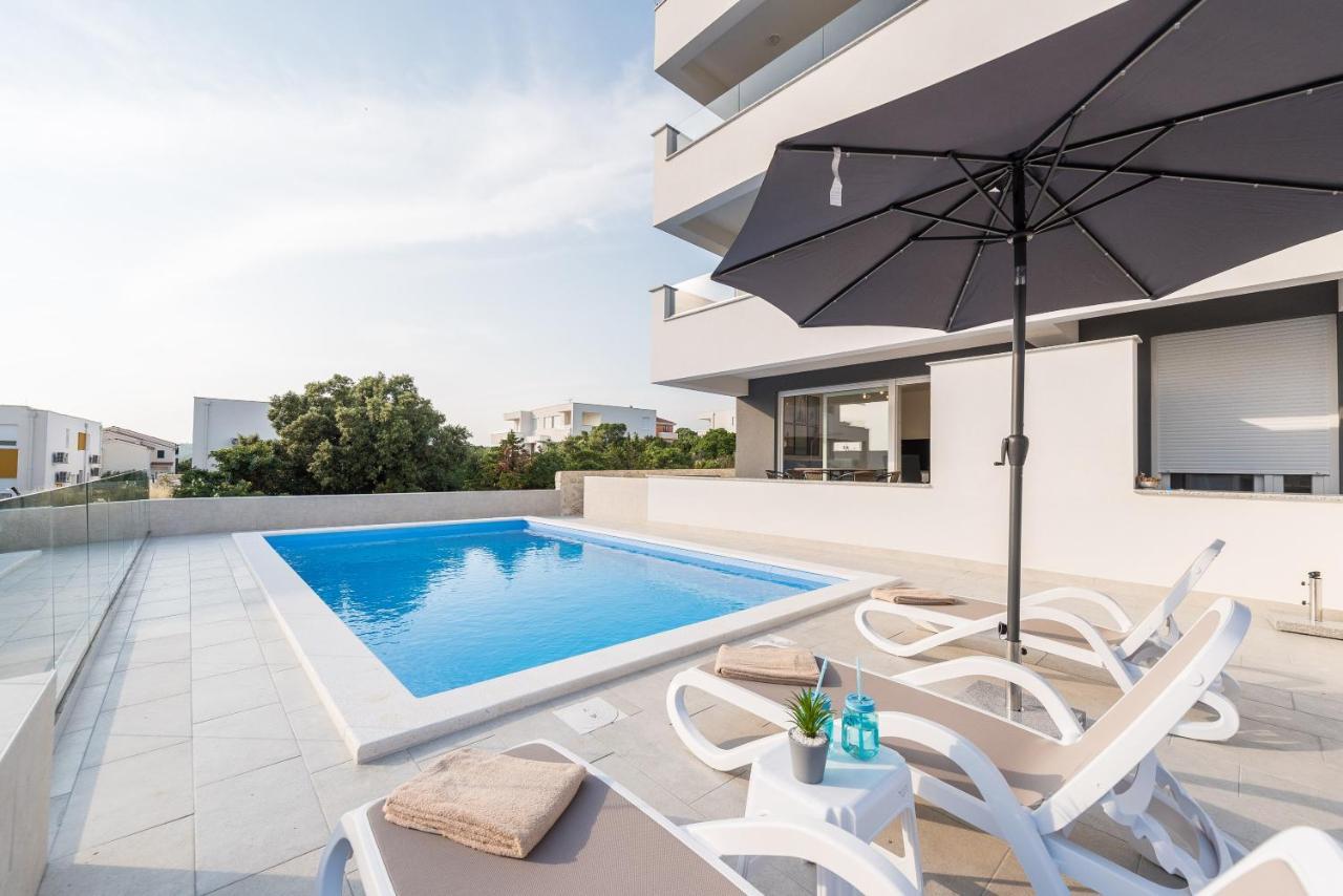 Sara Luxury Apartment With A Pool Novalja Zewnętrze zdjęcie