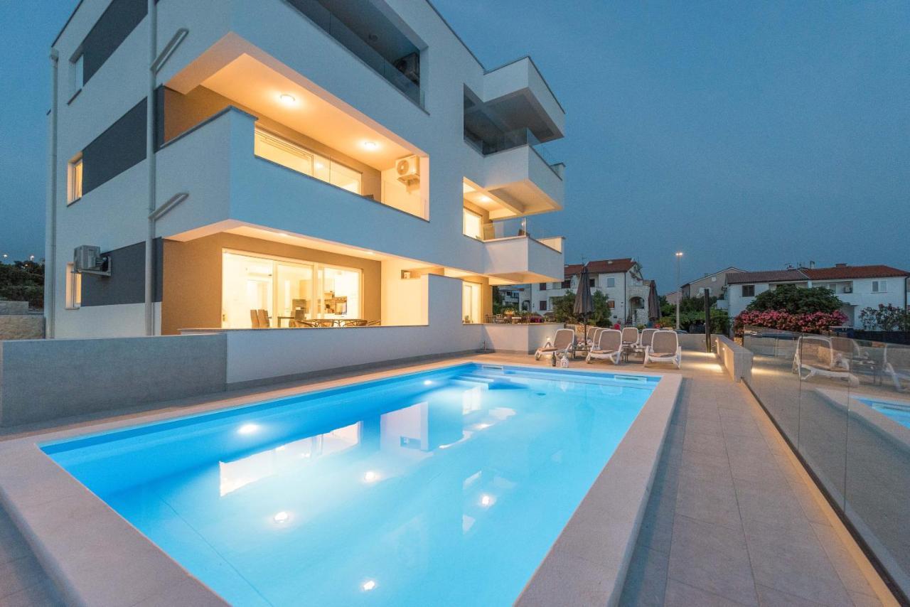 Sara Luxury Apartment With A Pool Novalja Zewnętrze zdjęcie