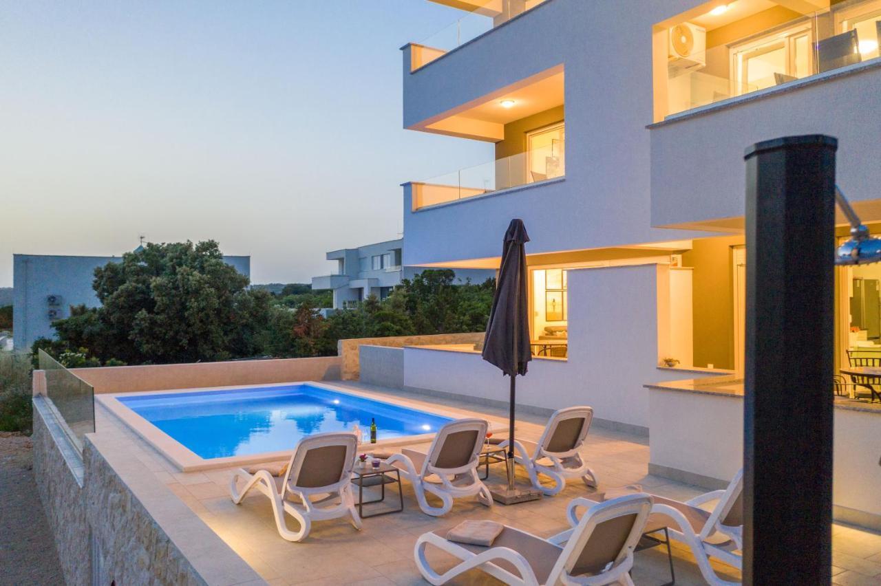 Sara Luxury Apartment With A Pool Novalja Zewnętrze zdjęcie